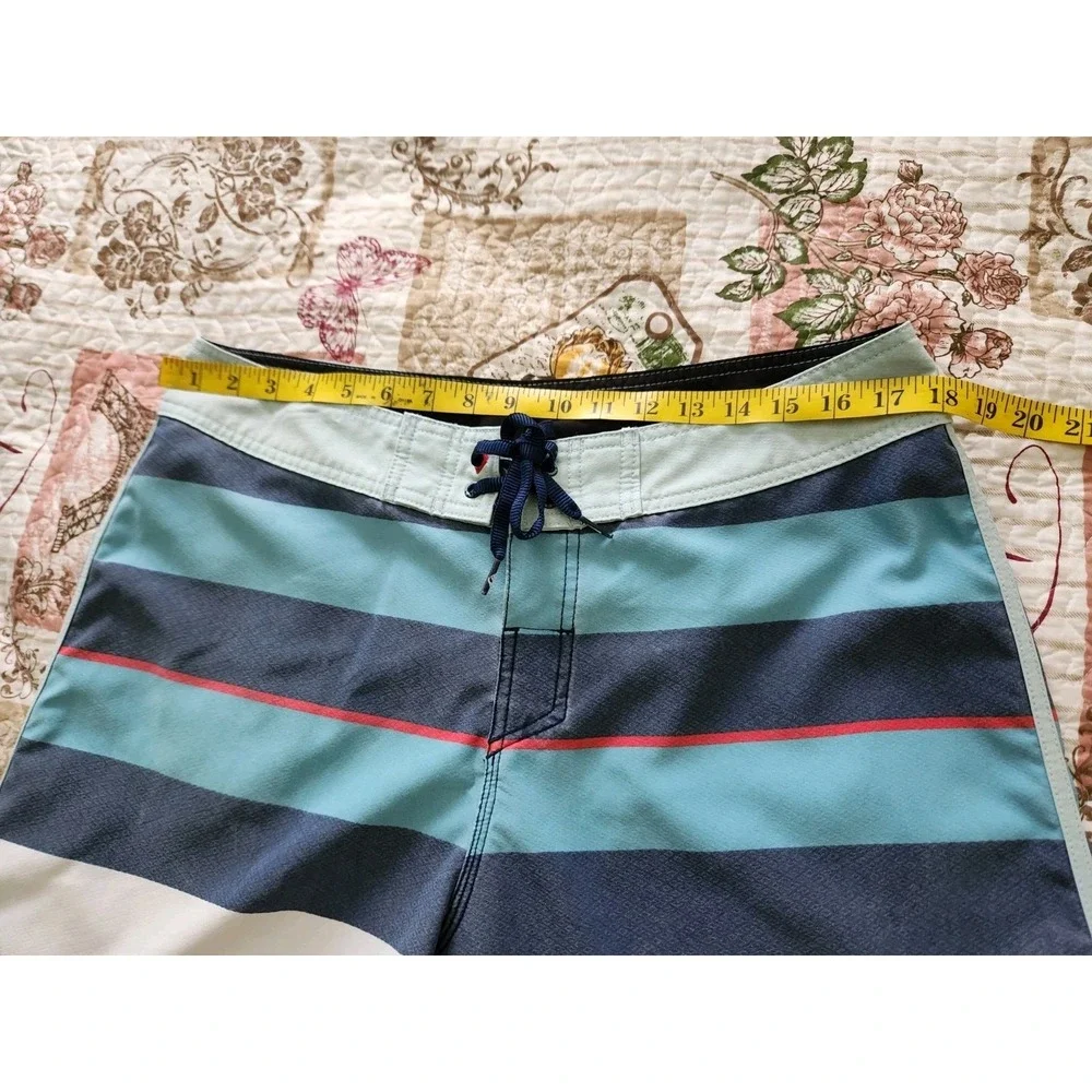 Quiksilver Men's Board Shorts Blue White‎ Striped Surfing Beach Size 34